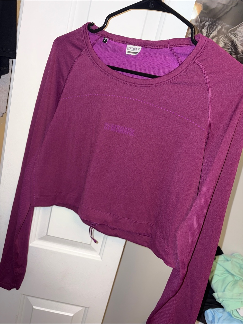 GYMSHARK  Women's  Seamless Plum Cropped Long Sleeve Top